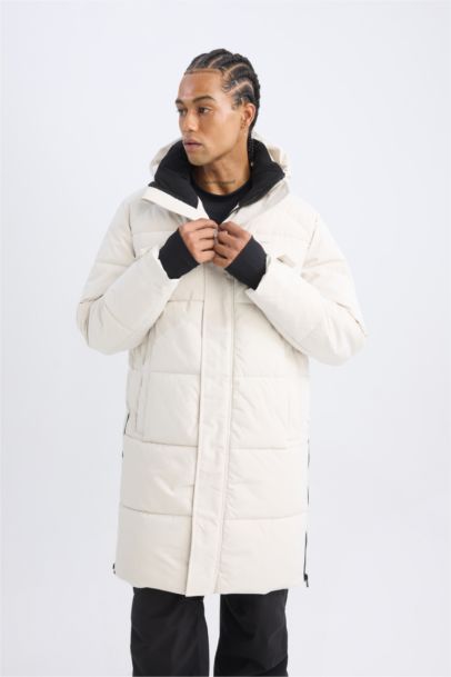 бас киімді Пальто