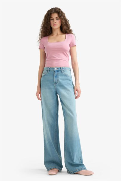 Fitted U Yaka Basic Düz Kısa Kollu Tişört