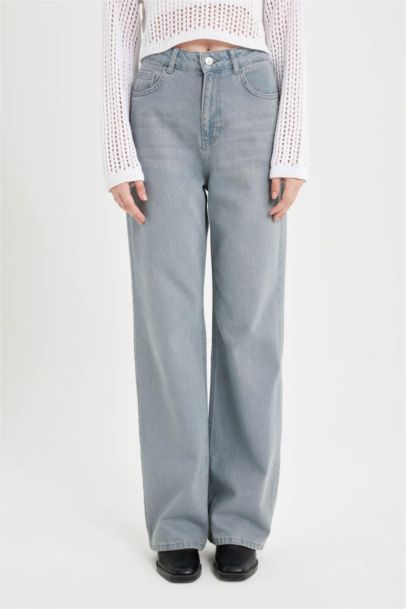 بنطرون جينز وايد ليج برجل واسع بخصر عالي وتأثير باهت