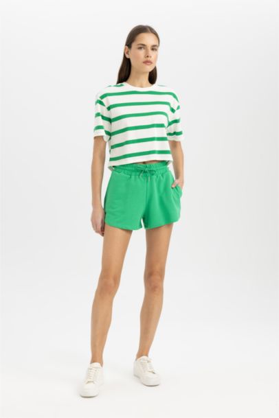 تيشيرت مخطط نص كم واسع برقبة مستديرة