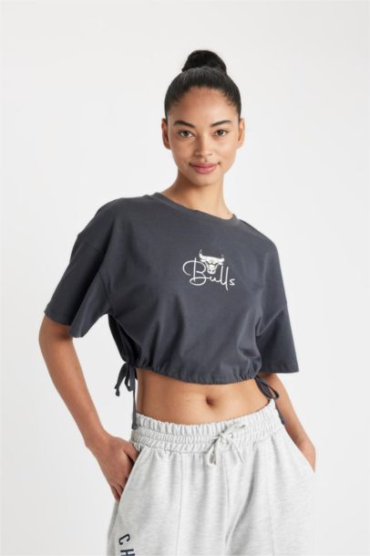 تيشيرت نص كم برقبة مستديرة من شيكاغو بولز