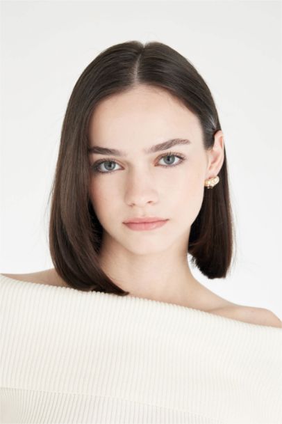 Woman Heart Detailed Gold Earrings