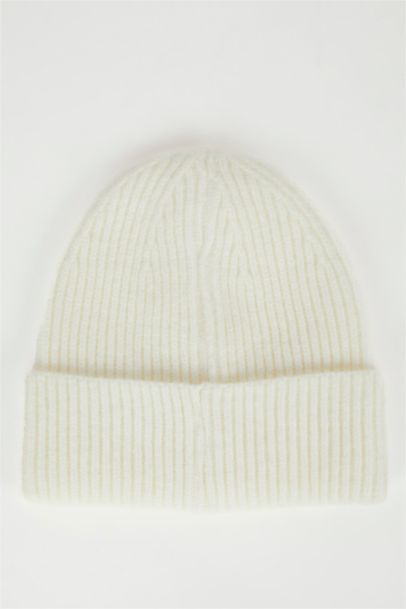 ايس كاب حريمي بطبعة شعار