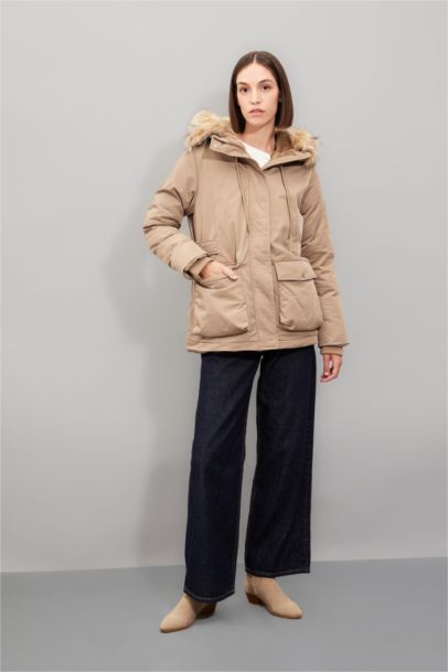 Su Geçirmez Mont Parka Kapüşonlu Suni Kürklü Fermuarlı Cepli