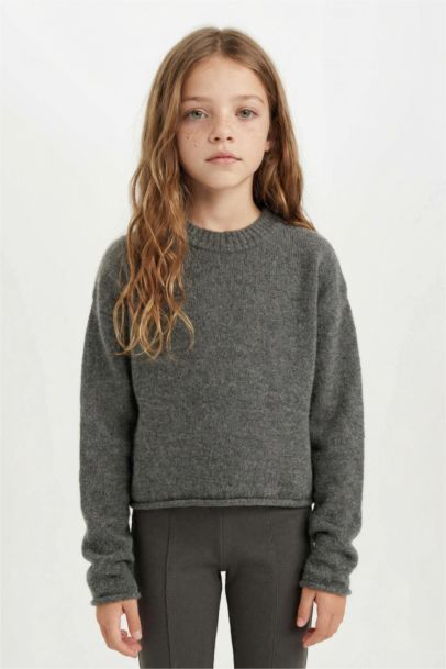 بلوفر تريكو بناتي بيزك قصة عادية برقبة مستديرة