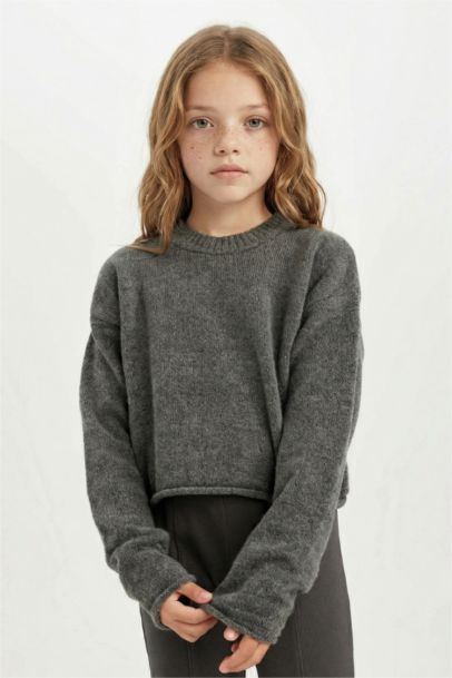 بلوفر تريكو بناتي بيزك قصة عادية برقبة مستديرة