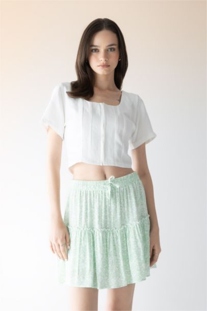 بلوزة نص كم سليم فيت برقبة مربعة