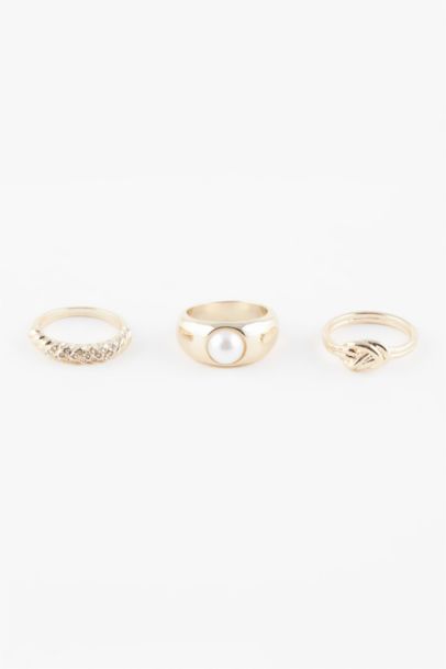 Woman 3 Piece Gold Rings