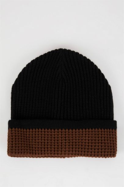Man Striped Beanie