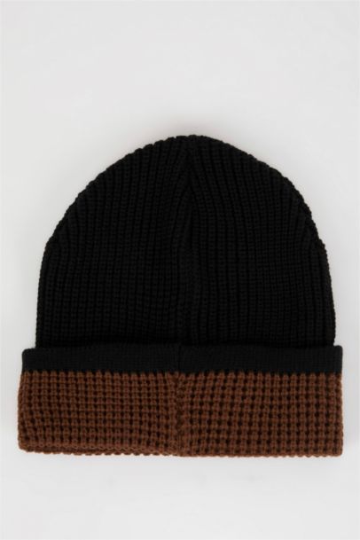 Man Striped Beanie