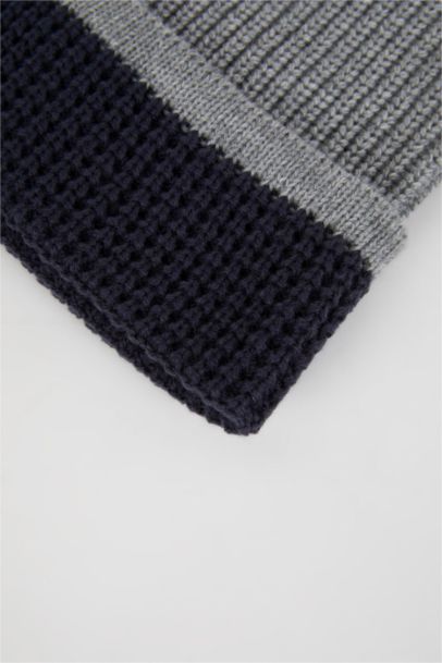Man Striped Beanie