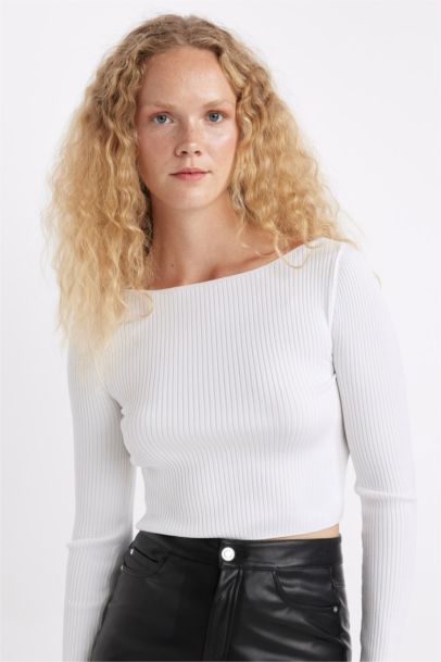 Slim Fit Boat Neck Pullover