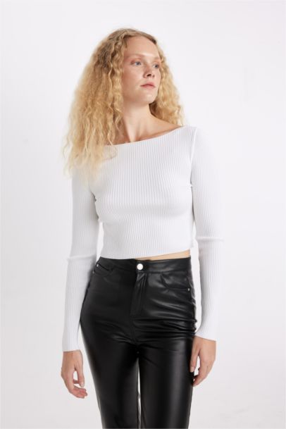 Slim Fit Boat Neck Pullover