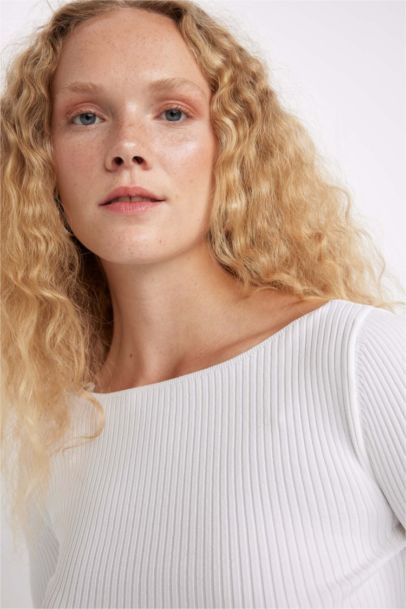 Slim Fit Boat Neck Pullover