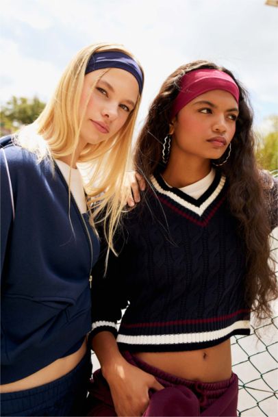 Regular Fit V Neck Knit Pullover