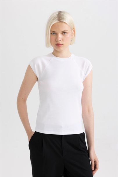 تيشيرت نص كم سليم فيت برقبة مستديرة