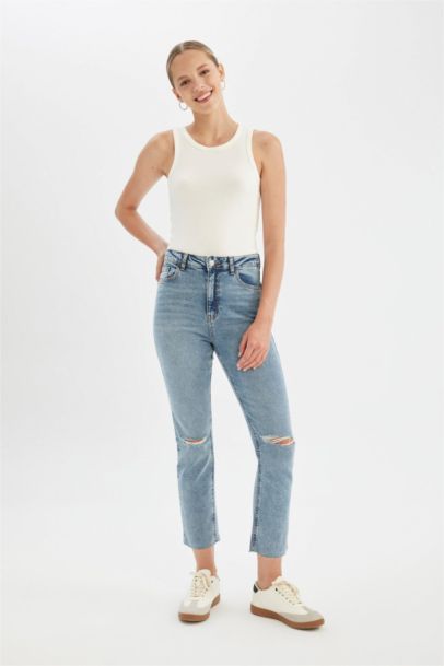 Jean droit avec déchirures à taille haute et longueur cheville à effet délavé