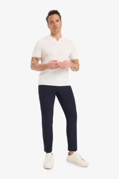 Брюки Tailored Fit с прямыми штанинами, которые тянутся в любом направлении