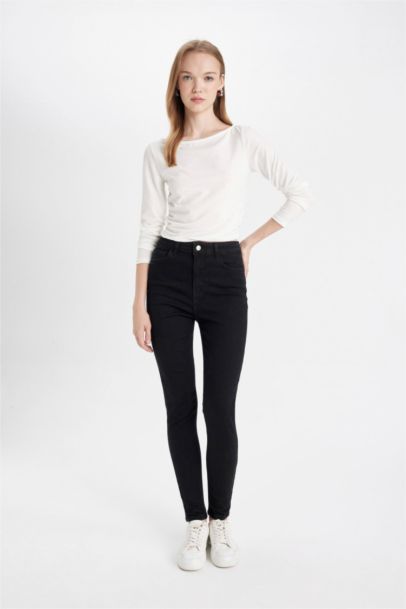 Rebeca Skinny Fit Normal Waist Jeans