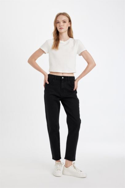 Jean Mom taille haute Coupe confortable légèrement ajusté