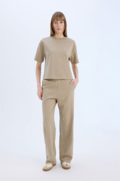 T-shirt basique à col rond et manches courtes Coupe décontractée