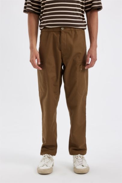 Брюки стандартного кроя с карманами карго