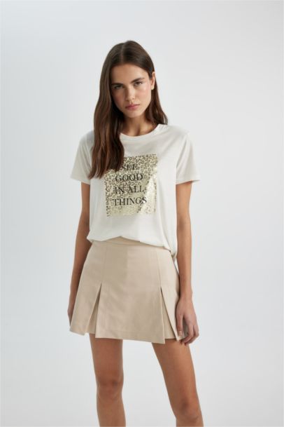 Regular Fit Crew Neck Leopard Printed T-Shirt