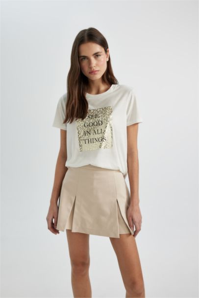 Regular Fit Crew Neck Leopard Printed T-Shirt