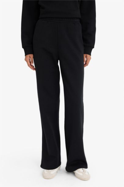 Straight Fit Basic Pocketed Thick Fabric Sweatpants