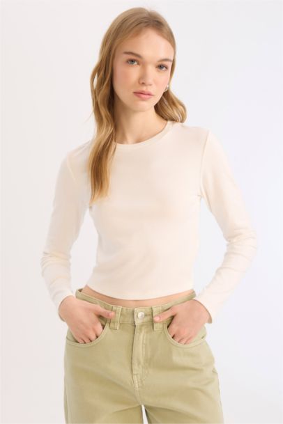 Fitted Crew Neck Ribbon Basic White T-Shirt