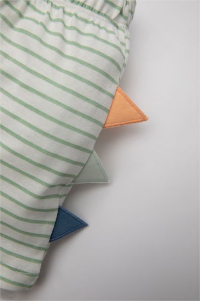 شورت بيبي اولادي مخطط مضلع قصة عادية