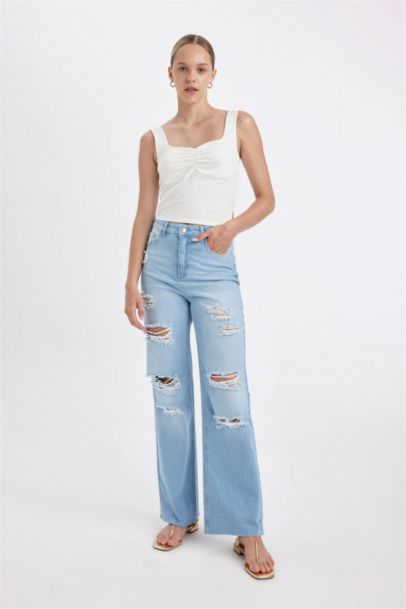 90's Wide Leg High Waist Ripped Detailed Washed Jeans