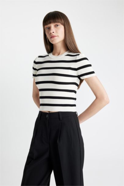 Pull en tricot court rayé à col rond pour Femme