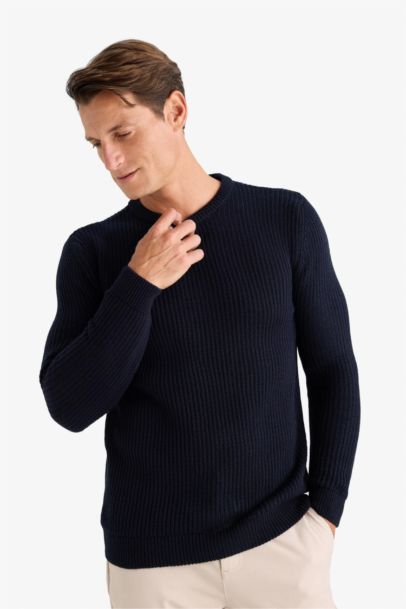 Standard Fit Crew Neck Knitwear Pullover
