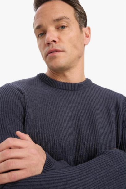 Standard Fit Crew Neck Knitwear Pullover