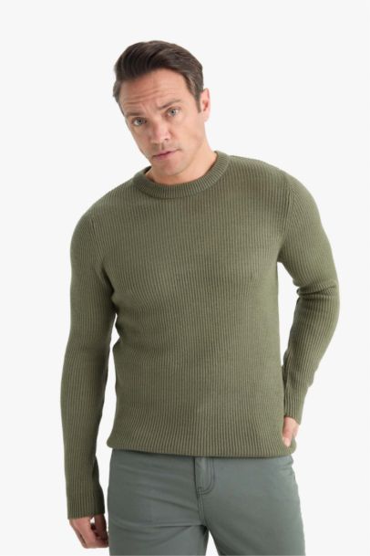 Standart Fit Normal Kesim Bisiklet Yaka Dokulu Triko Kazak