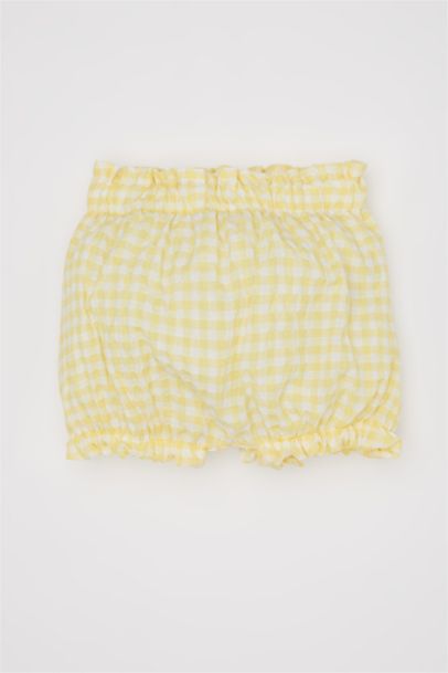 طقم من تيشيرت بنات مطبوع شورت و اكسسوار الشعر بمربعات