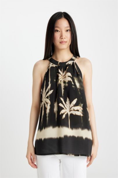 Regular Fit Halter Collar Sleeveless Blouse