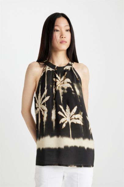 Regular Fit Halter Collar Sleeveless Blouse