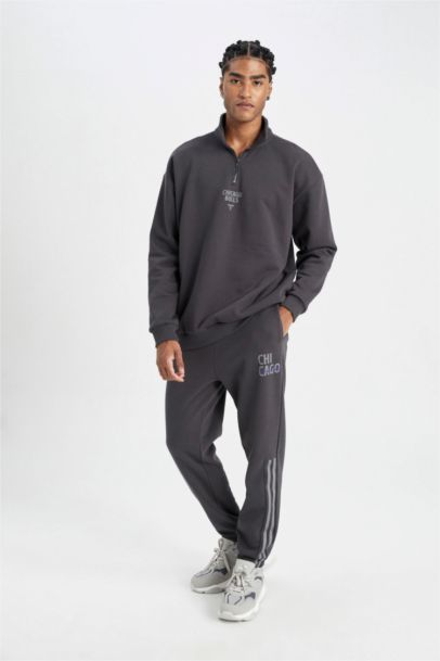 Standard Fit Straight Leg Sweatpants