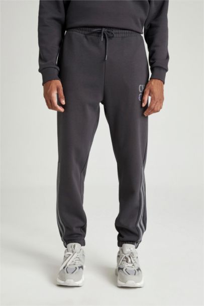 Standard Fit Straight Leg Sweatpants
