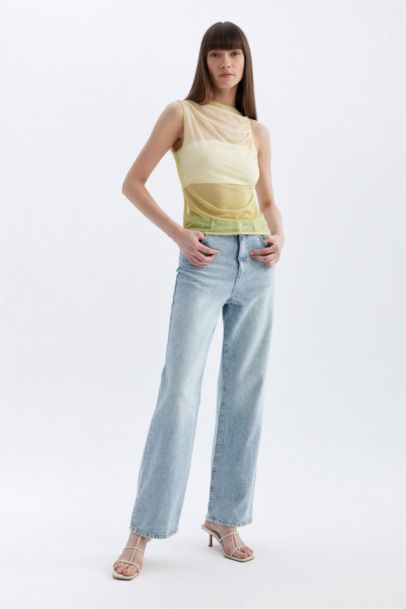 Slim Fit Scoop Neck Sleeveless Tulle Blouse