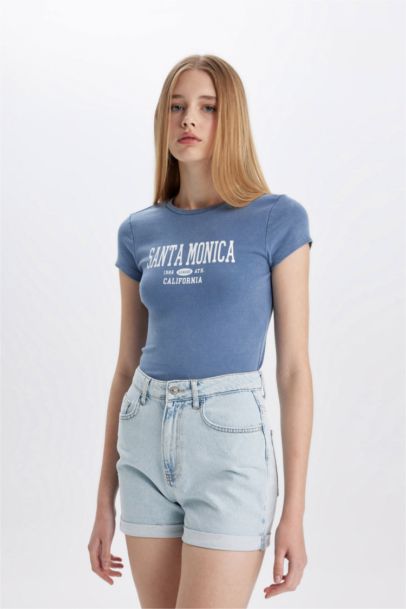 تيشيرت نص كم مطبوع برقبة مستديرة