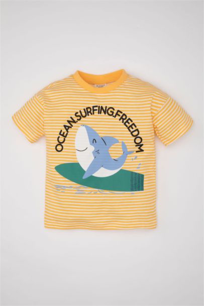 تيشيرت ولادي بطبعة سمك قصة عادية