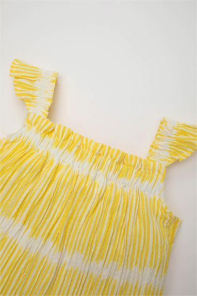 Baby Girl Striped Crinkle Blouse and Shorts 2 Piece Set