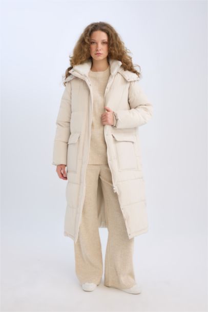 Куртка водоотталкивающая оверсайз с капюшоном