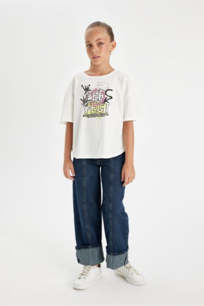 تيشيرت بناتي نص كم اوفر سايز بطبعة من الخلف