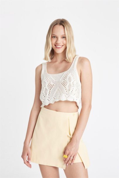 جيب شورت كتان قصة عادية وخصر عالي