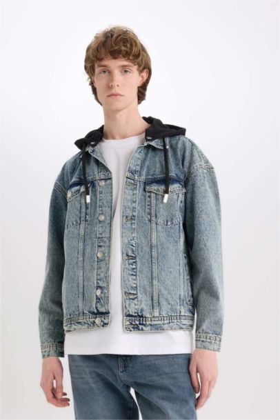 جاكيت جينز اوفر سايز بغطاء للرأس