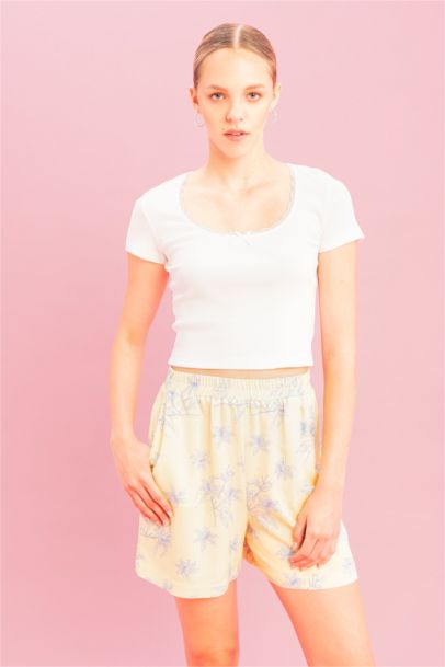 Fitted U Neck Short Sleeveless T-Shirt